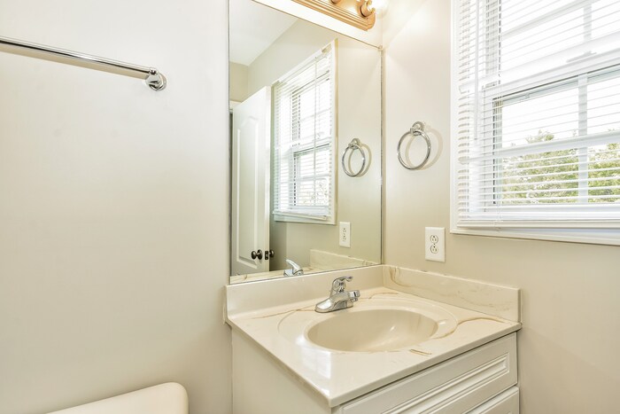 Building Photo - 2817 Russet Ridge Dr