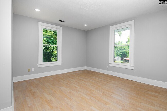 Building Photo - 3715 Palmetto Ave