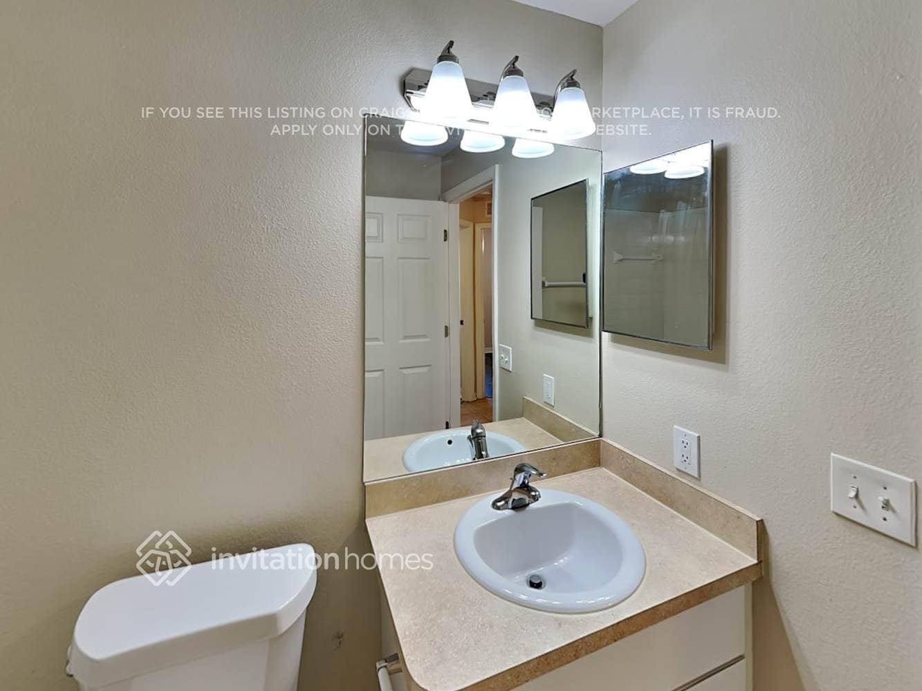 Building Photo - 6923 34th Ave E