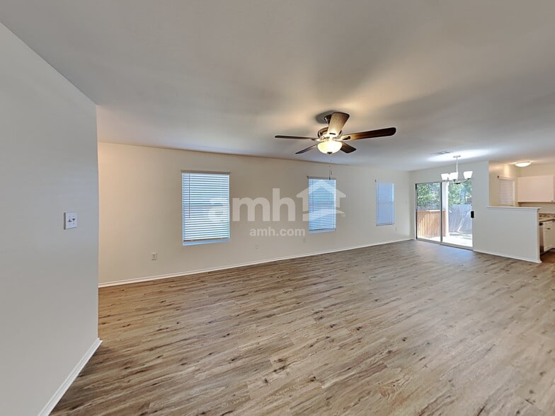 Building Photo - 3530 Lantana Falls