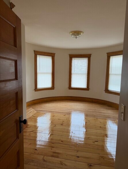 Building Photo - 3 Malden St