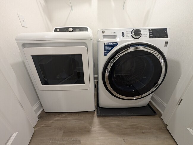 Building Photo - 454 Grand Oaks Rd