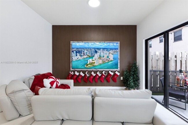 Building Photo - 15070 SW 119th Ln