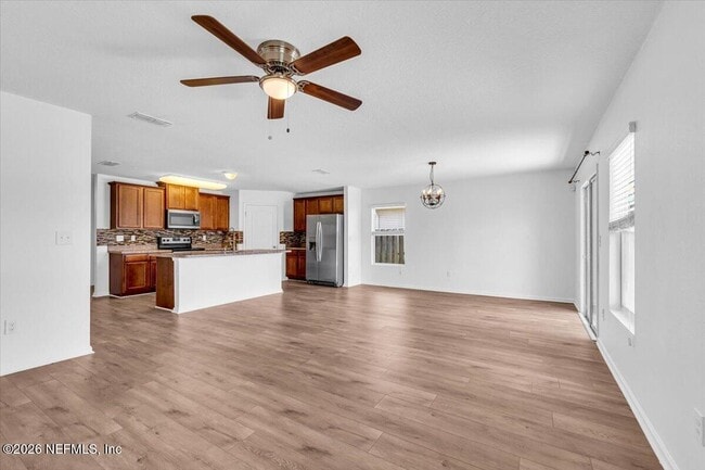 Building Photo - 10281 Magnolia Hills Dr