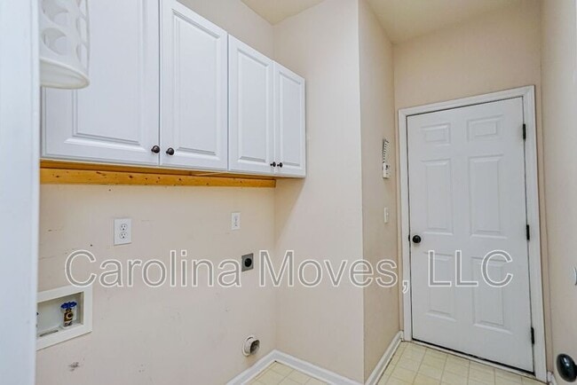 Building Photo - 317 Waterton Way