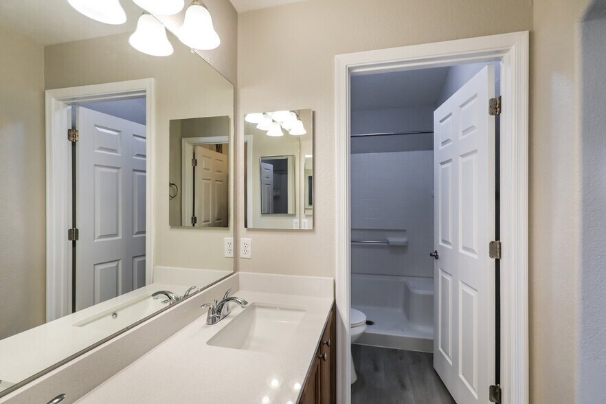 Building Photo - 3295 S Rainburst Pl