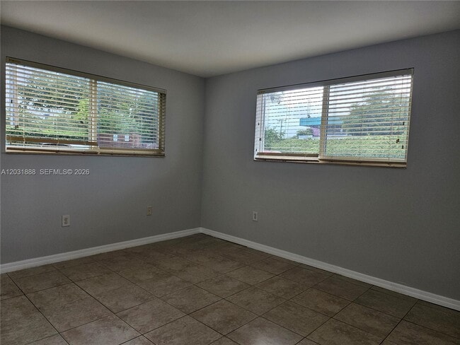 Building Photo - 14500 SW 88th Ave