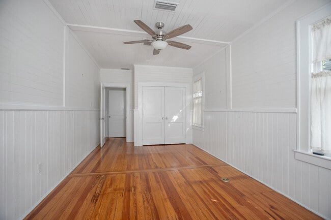 Building Photo - 1056 Stevens St