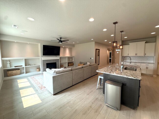 Building Photo - Beautiful Three Bedroom in Pasco Near Chiawana High School