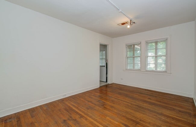 Building Photo - 1428 Wentworth St