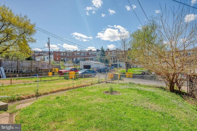 Building Photo - 317 Arden Rd W