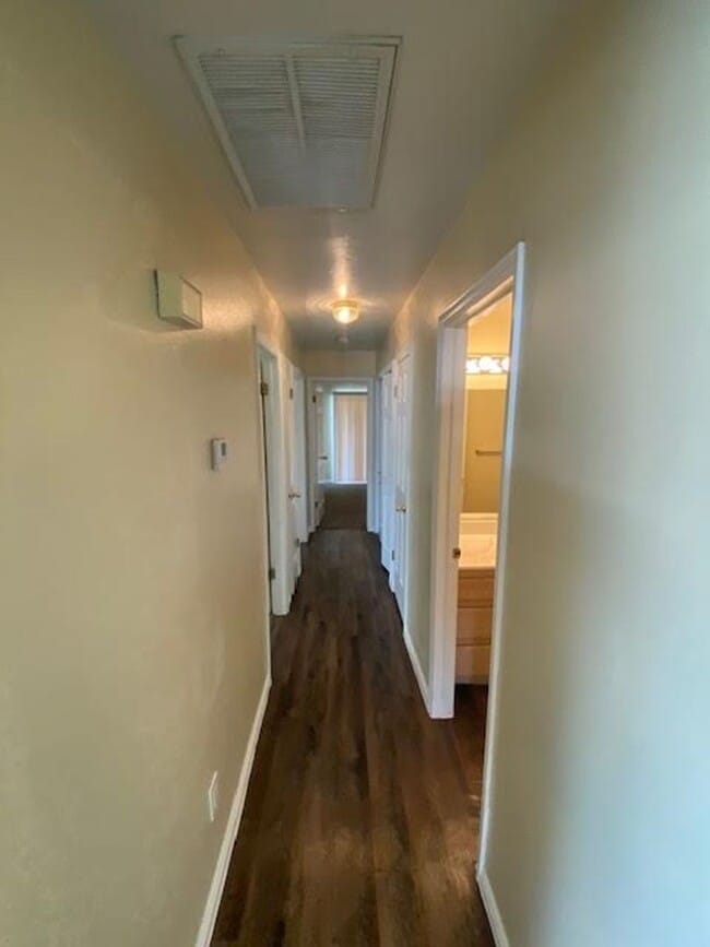 Building Photo - 3 bed, 2 bath Twin Home