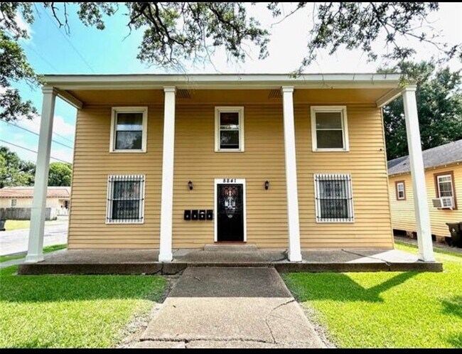 Building Photo - 8841 S Claiborne Ave