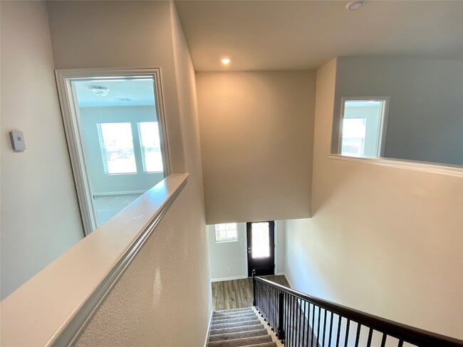 Building Photo - 1800 Canyon Ln