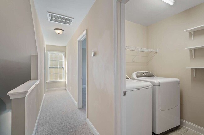 Building Photo - Charming 4-Bed Home in Durham with Fenced-...
