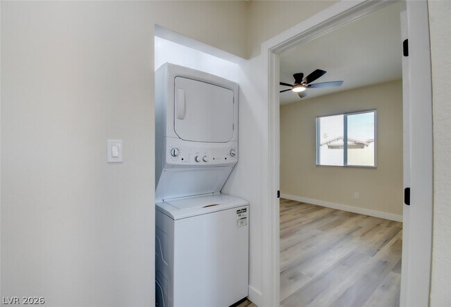 Building Photo - 4401 Vía Torino