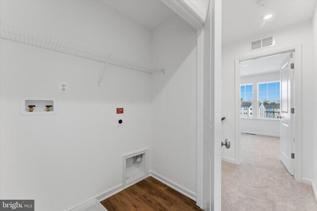 Building Photo - 505 Fontana Cir