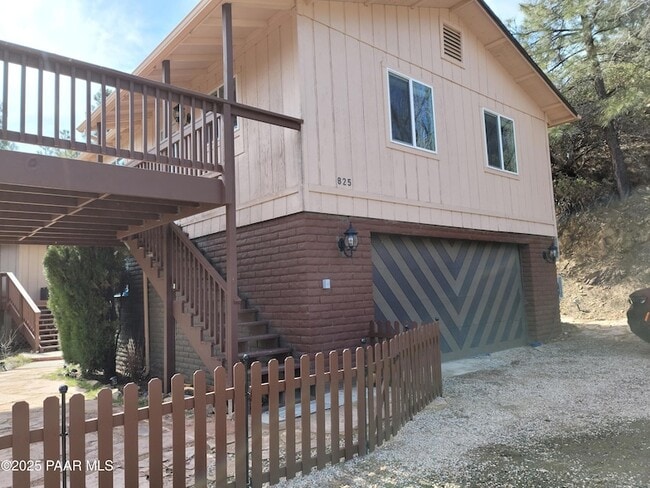 Building Photo - 825 Allen Dr