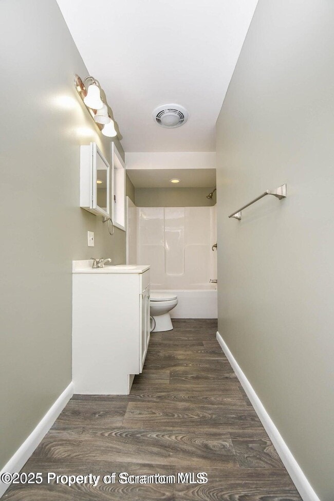 Building Photo - 1225 S Irving Ave