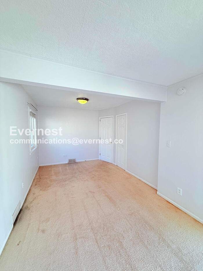 Building Photo - 605 N Dorchester Ave