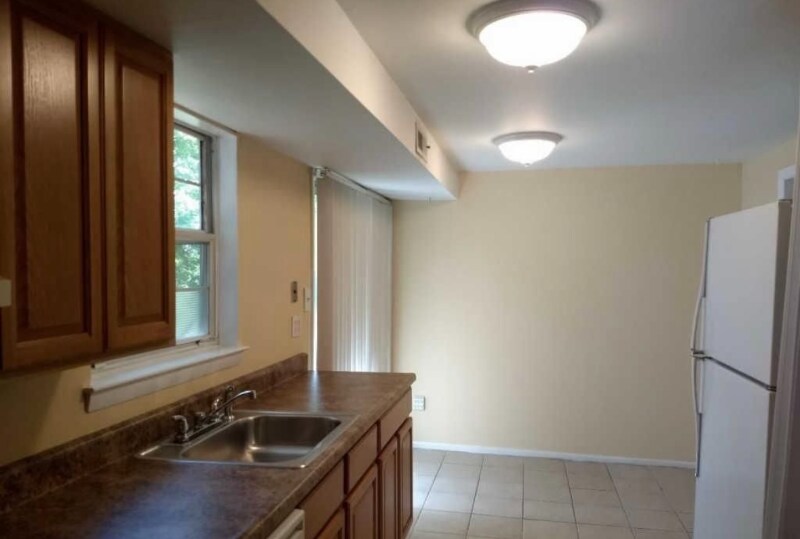 Building Photo - 743 Jackson St