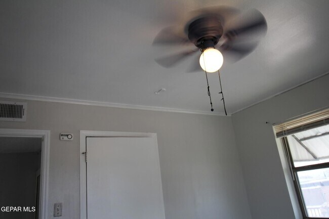 Building Photo - 906 Geronimo Dr