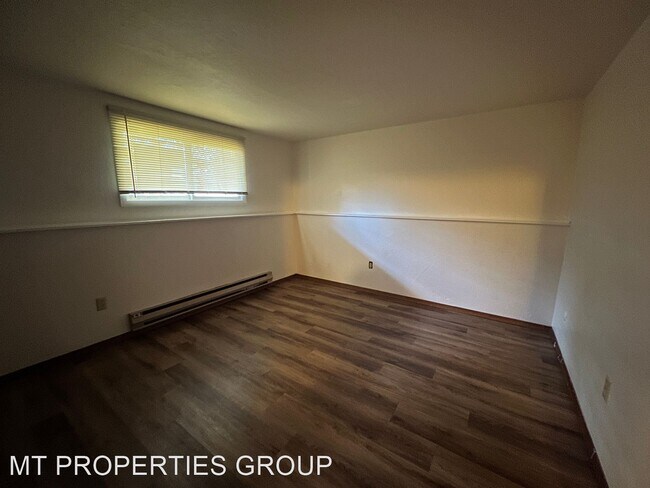 Building Photo - 2 br, 1 bath House - 2200 Garland #34