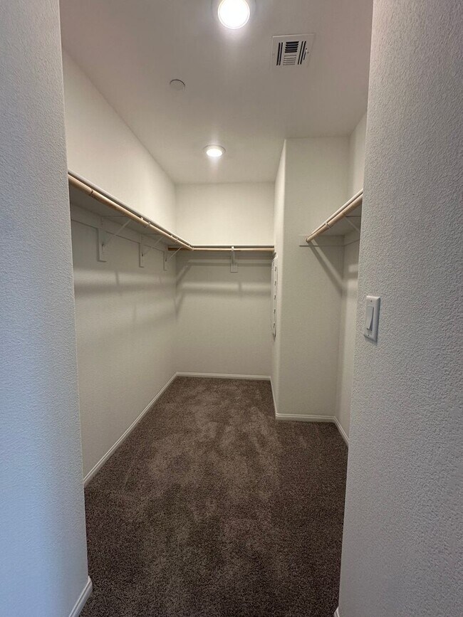 Building Photo - New Constructed and upgraded three bedroom...