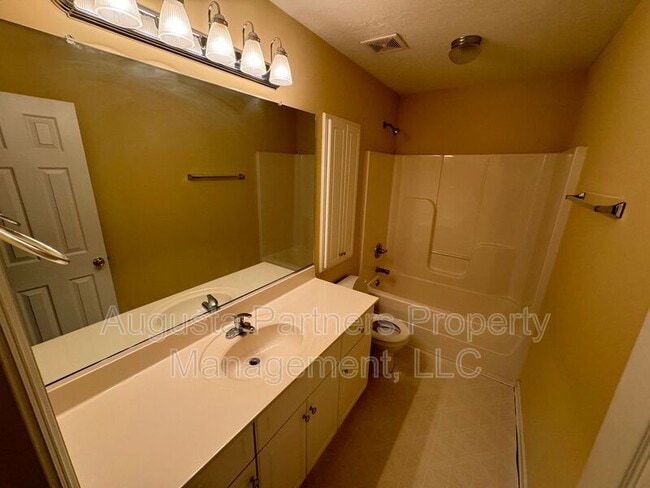 Building Photo - 442 Flowing Creek Dr