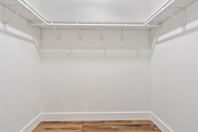 Building Photo - 18 Buttonwood Pl