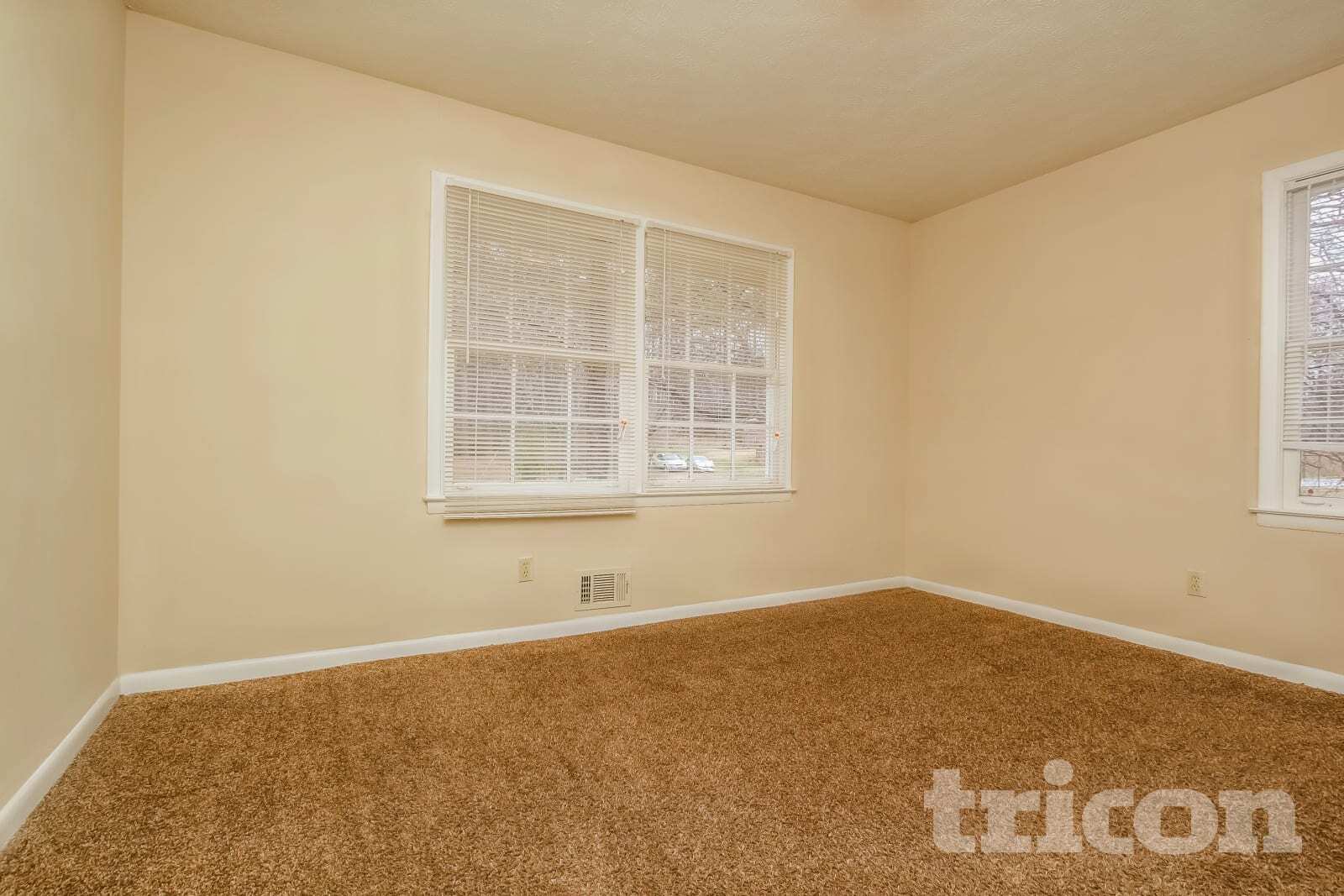 Building Photo - 3842 Wesley Dr