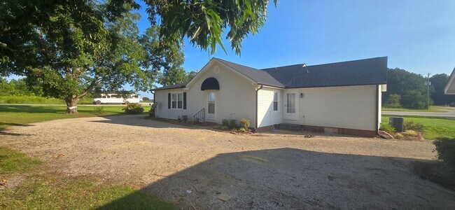 Building Photo - 6995 Plain View Hwy