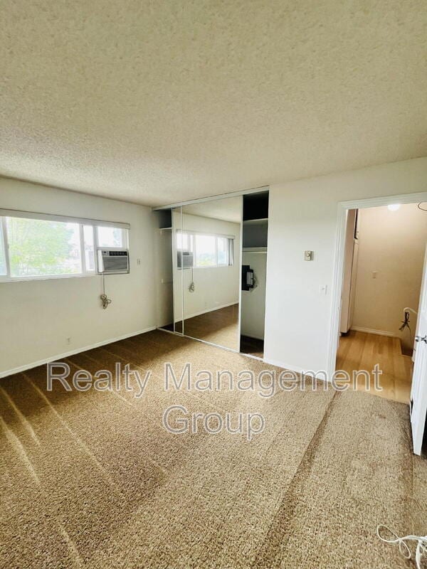 Building Photo - 4800 Williamsburg Ln