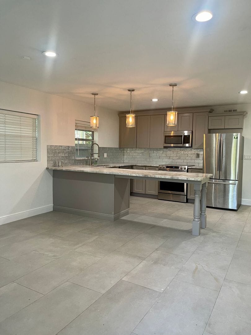 Building Photo - 1001 E Pine St