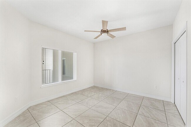 Building Photo - 1435 S Harbor City Blvd