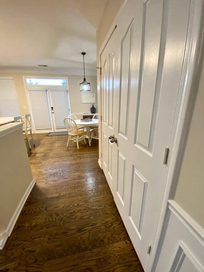 Building Photo - 9378 Greenheather Dr