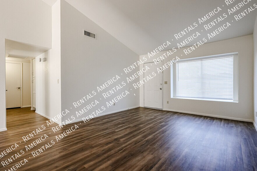 Building Photo - 1055 N Recker Rd