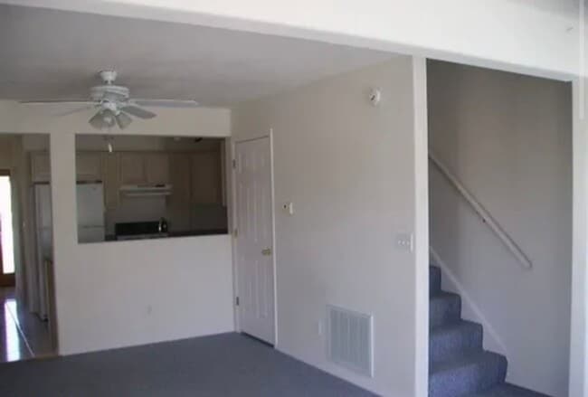Building Photo - 2 story town house