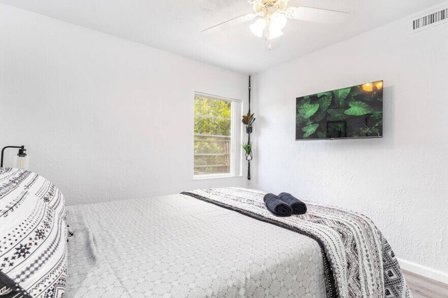 Building Photo - 1211 Co Rd 431