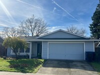 Building Photo - SPACIOUS 3 BED/2 BATH WITH REMODELED KITCH...