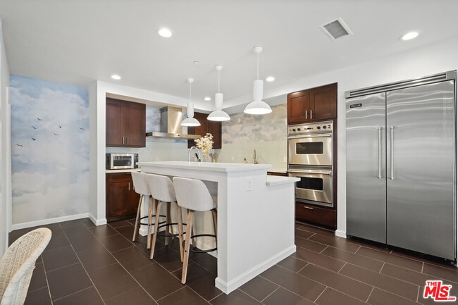Building Photo - 9842 Portola Dr