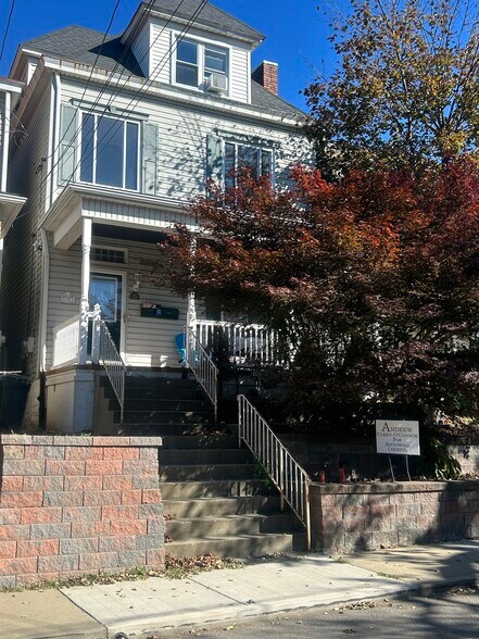 Primary Photo - 131 5th St