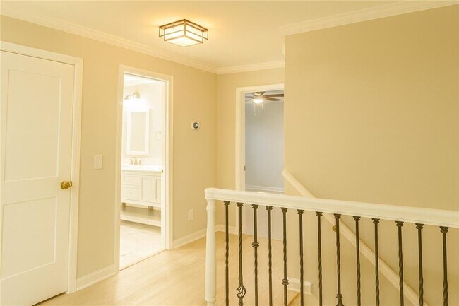 Building Photo - 3250 Indian Hills Dr