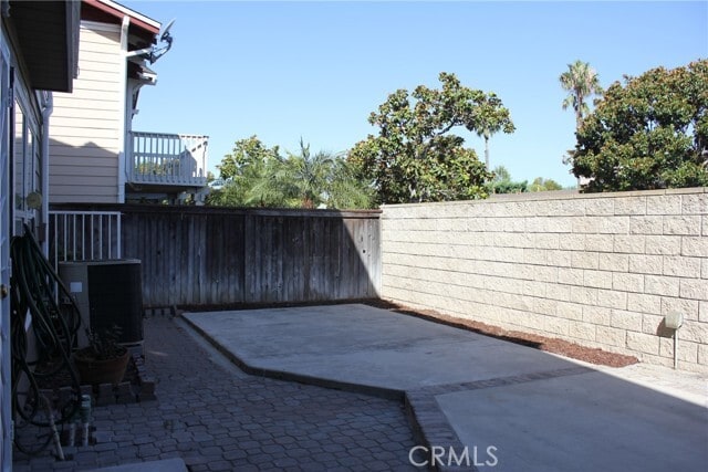 Building Photo - 563 E City Ct