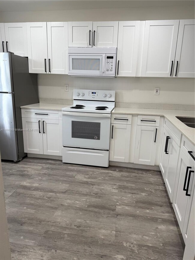 Building Photo - 13905 SW 177th Terrace