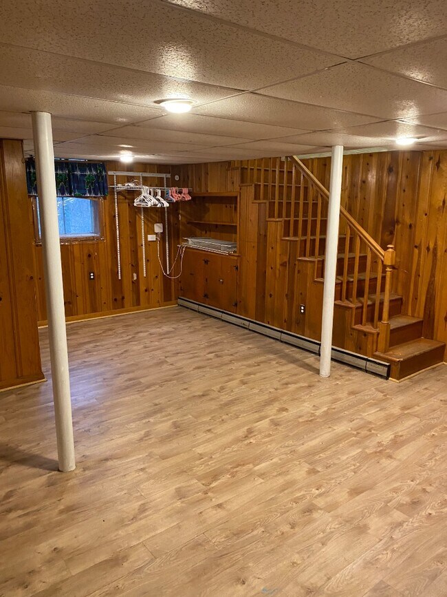 Building Photo - 1424 Nelson Dr