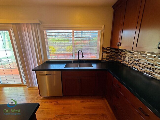 Building Photo - $5195 - 4 Bed/2 Bath Remodeled Home in Santa Clara
