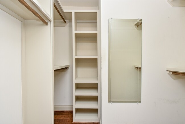 Building Photo - 5815 Dryad Dr
