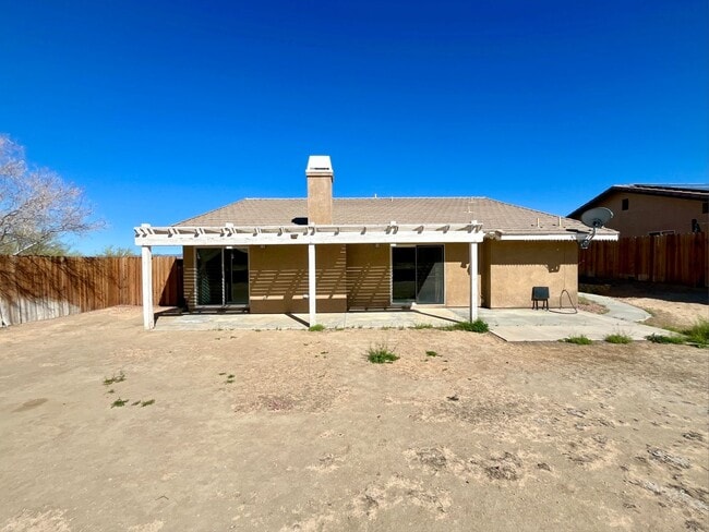 Building Photo - Wow must see 4 bedroom Plus 2 bath Home in...