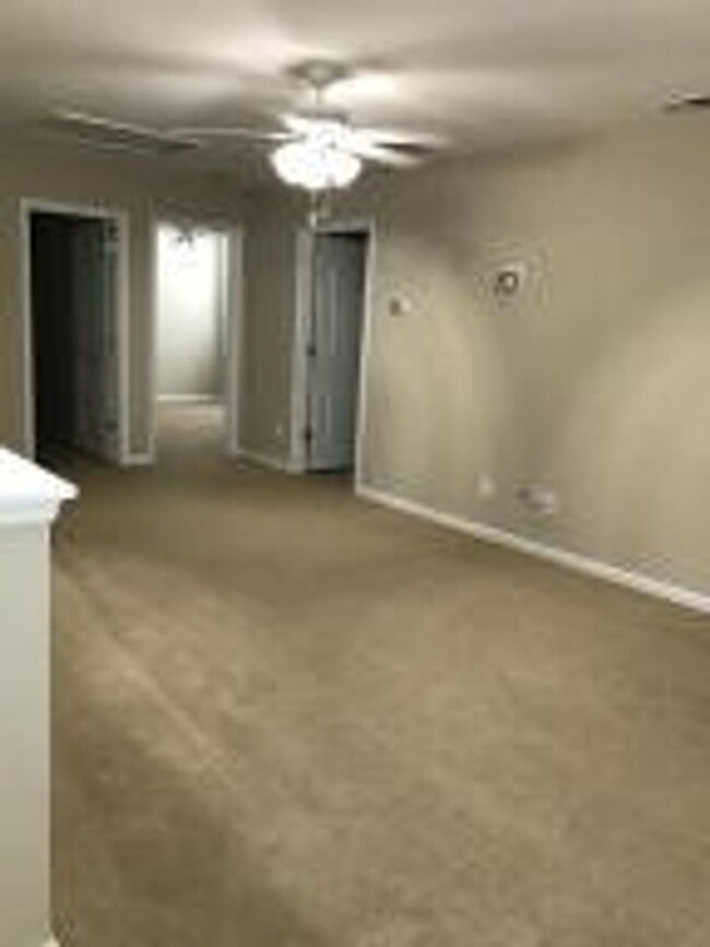 Building Photo - Two story traditional home in Sophia Landing.